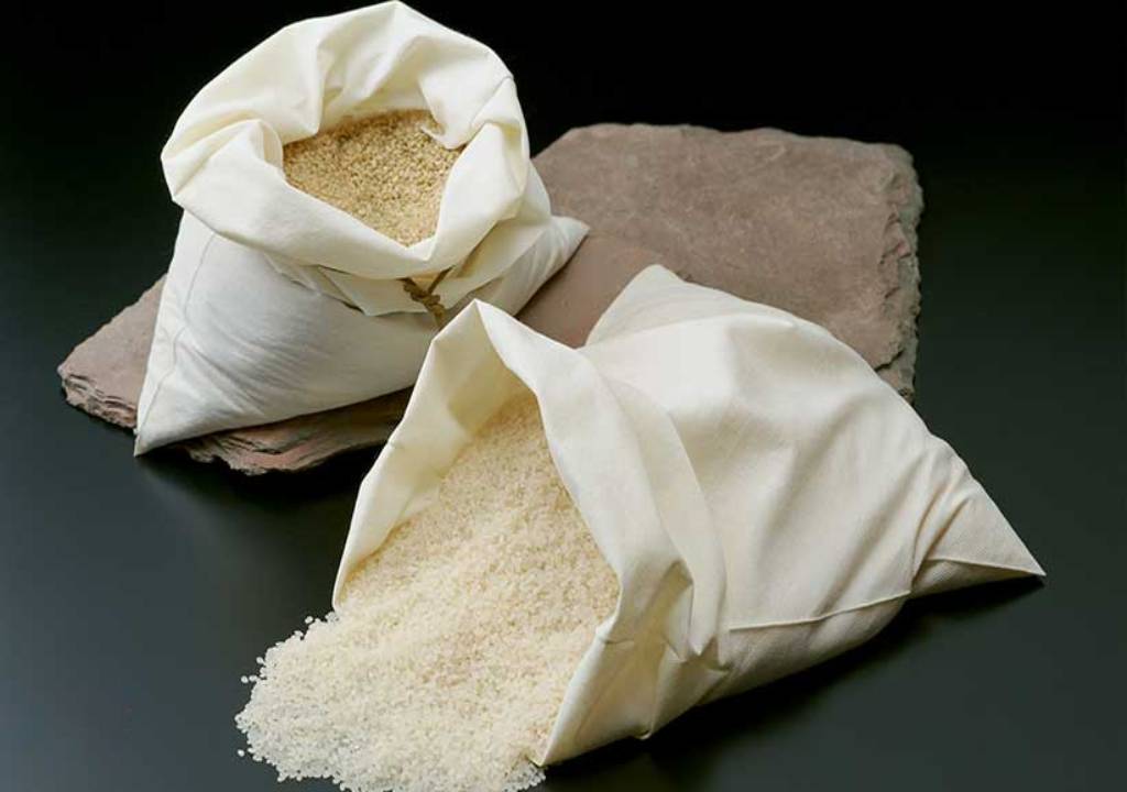 علت نگهداری برنج در کیسه پارچه ای